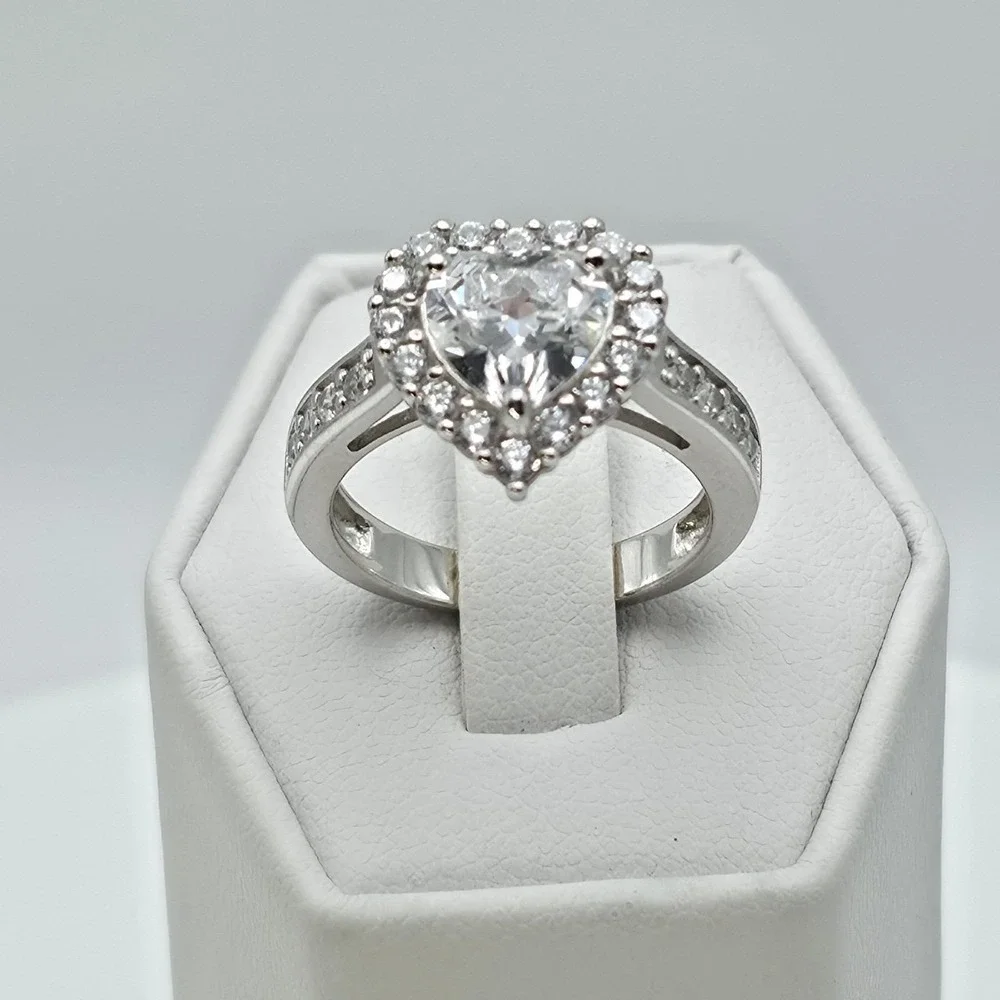 BE 925 Sterling Silver Heart Ring Halo Design Cubic Zirconia‎ Engagement Size 7